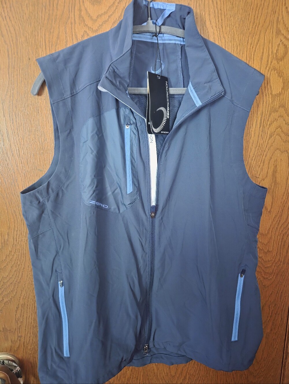 ZeroRestriction Men's M Vest NWT